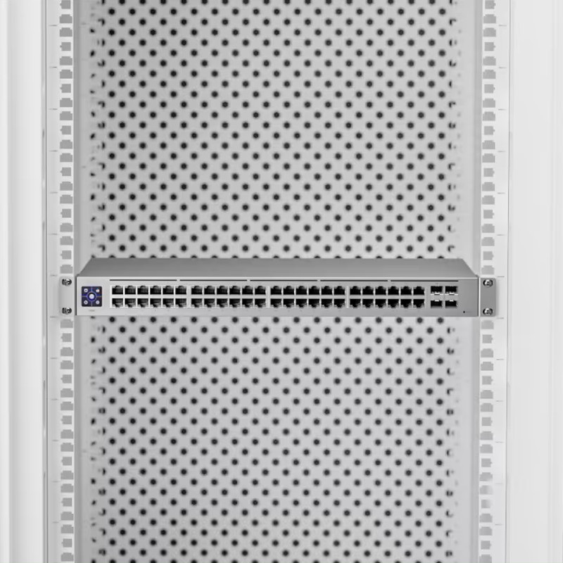 Ubiquiti UniFi Managed 48-port Gigabit Switch (32-port PoE+), 4×SFP, Touchscreen LCD, Rackmount, 195W (USW-48-PoE) - Slika 5